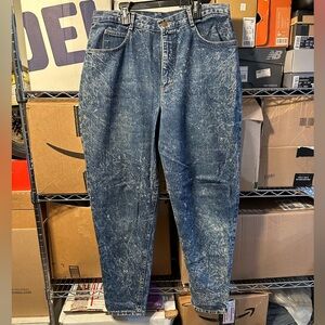 Relaxed Fit Blue Jeans with Acid-Wash Effect